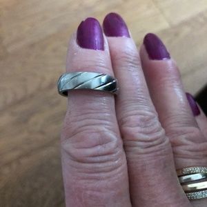 STAINLESS STEELE UNISEX BAND SIZE 8.5